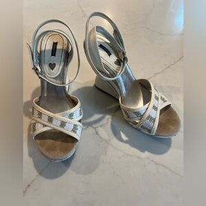 SCHUTZ Brazil Sequined Cross Strap Wedge Heels Silver White Cream Size 7 EU 38